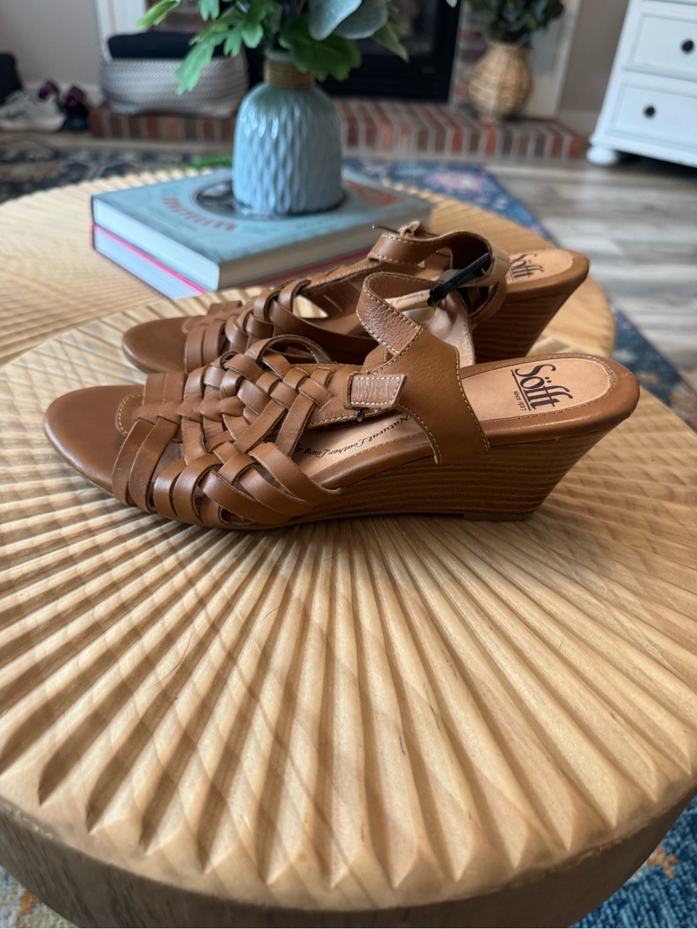 Sofft Woven Petula Leather Sandals Wedge Ankle Strap Stacked Heel Size 8.5 Tan